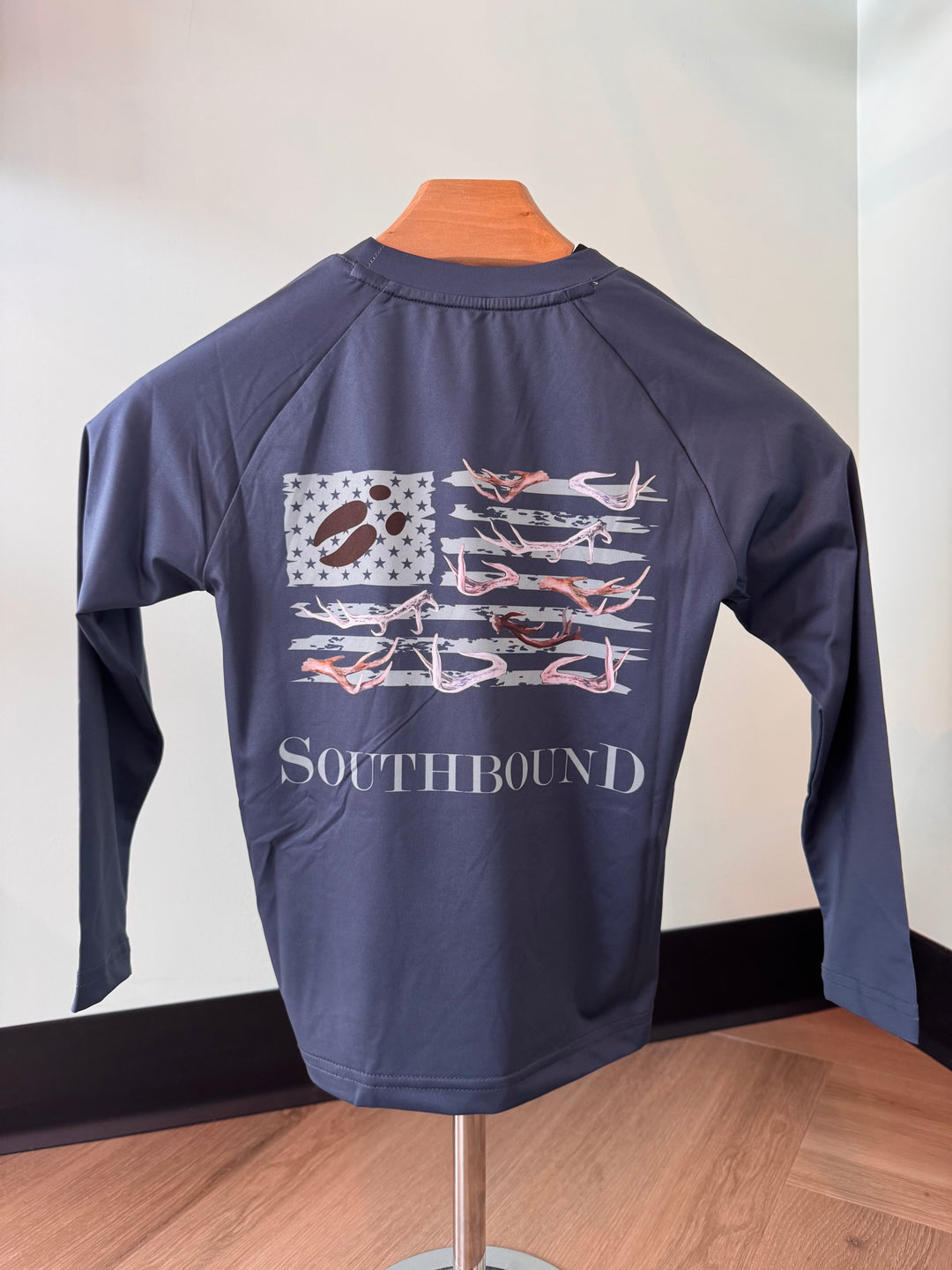 LS Perf Tee-Flag Antlers