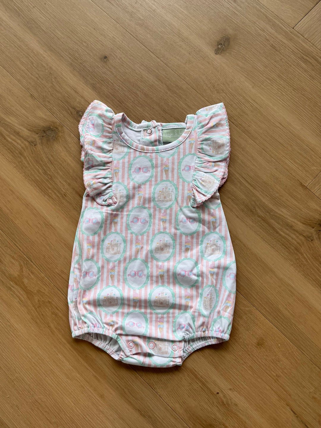 Flutter Sleeve Bubble-Sand Castle