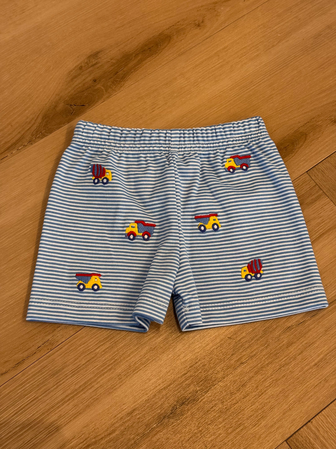 Construction Leo Short