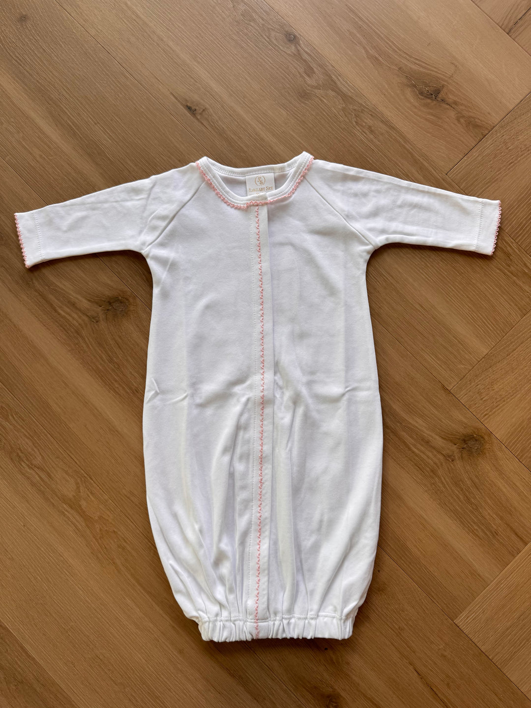 Snuggle Me Saque-White w/Pink